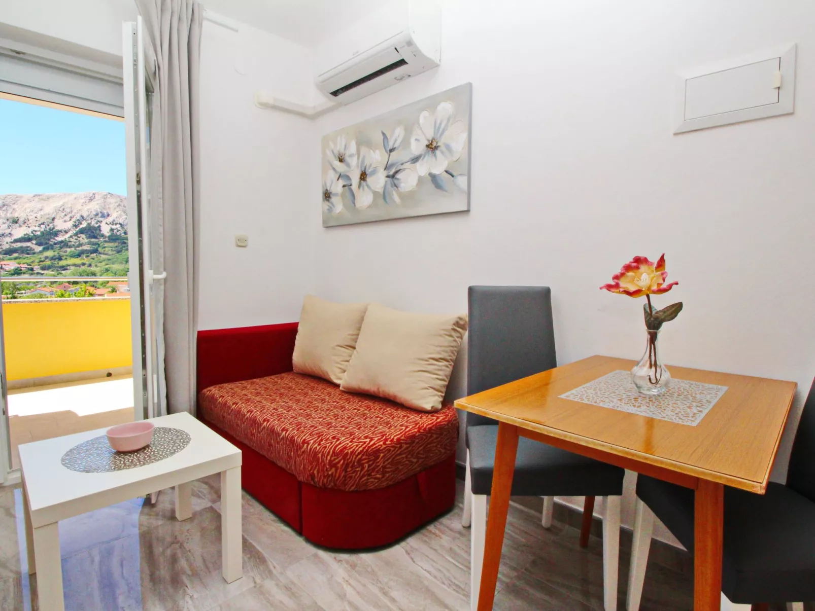 Modern eingerichtete Apartment für 2 Personen, Klimatisiert, freie Parkplatz un