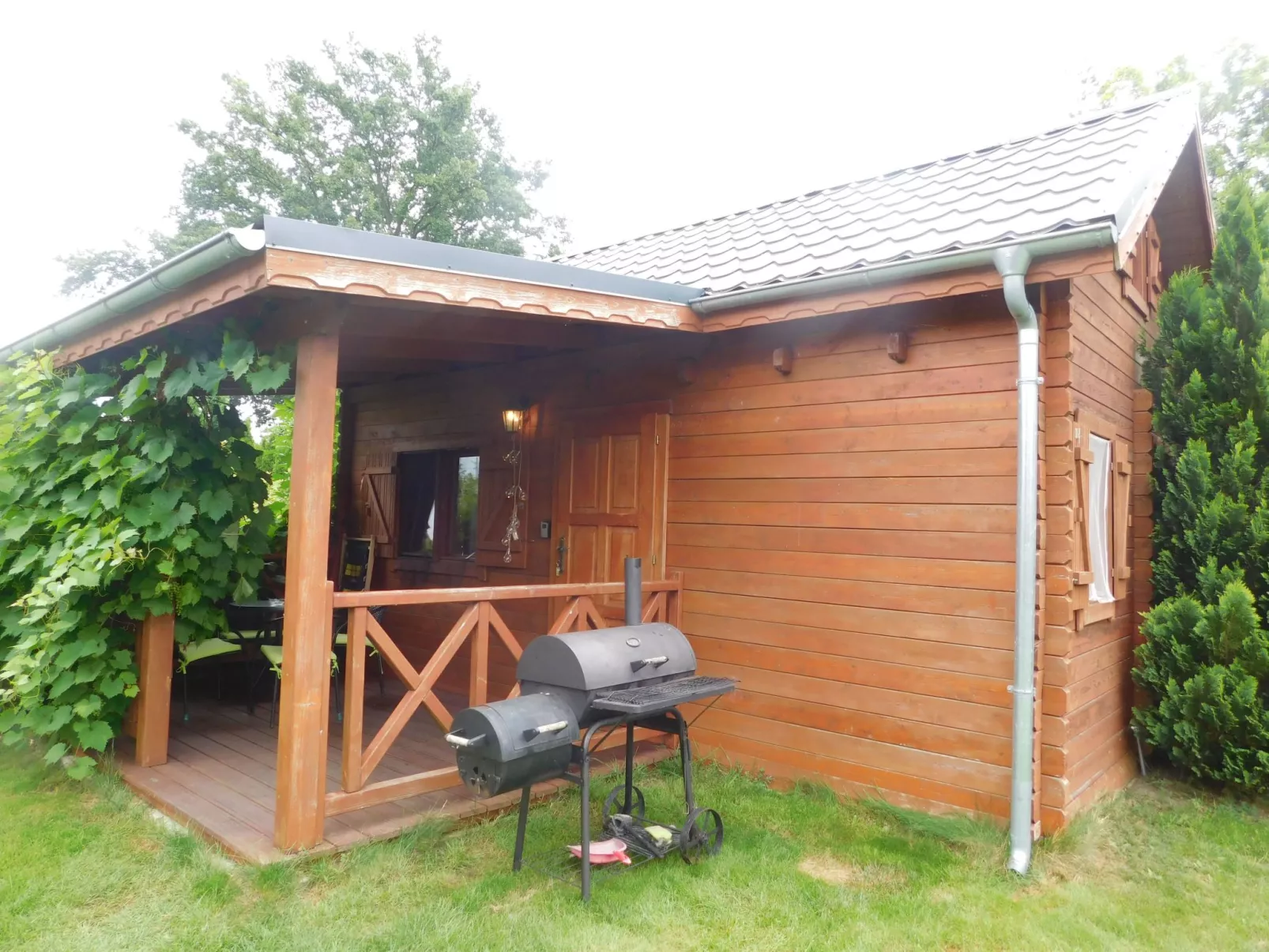 Haus in Karsibór mit Grill, Terrasse und Garten-Draußen