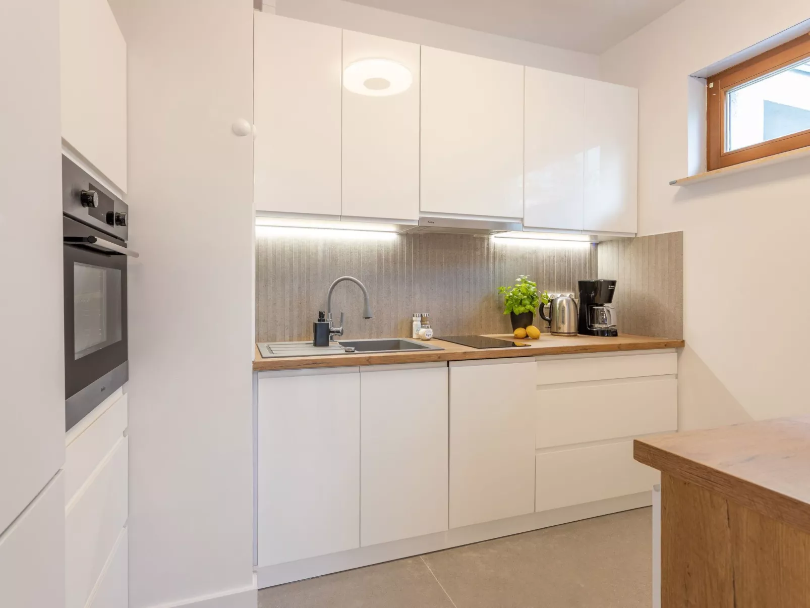 Platan 5 mit Terrasse am Meer