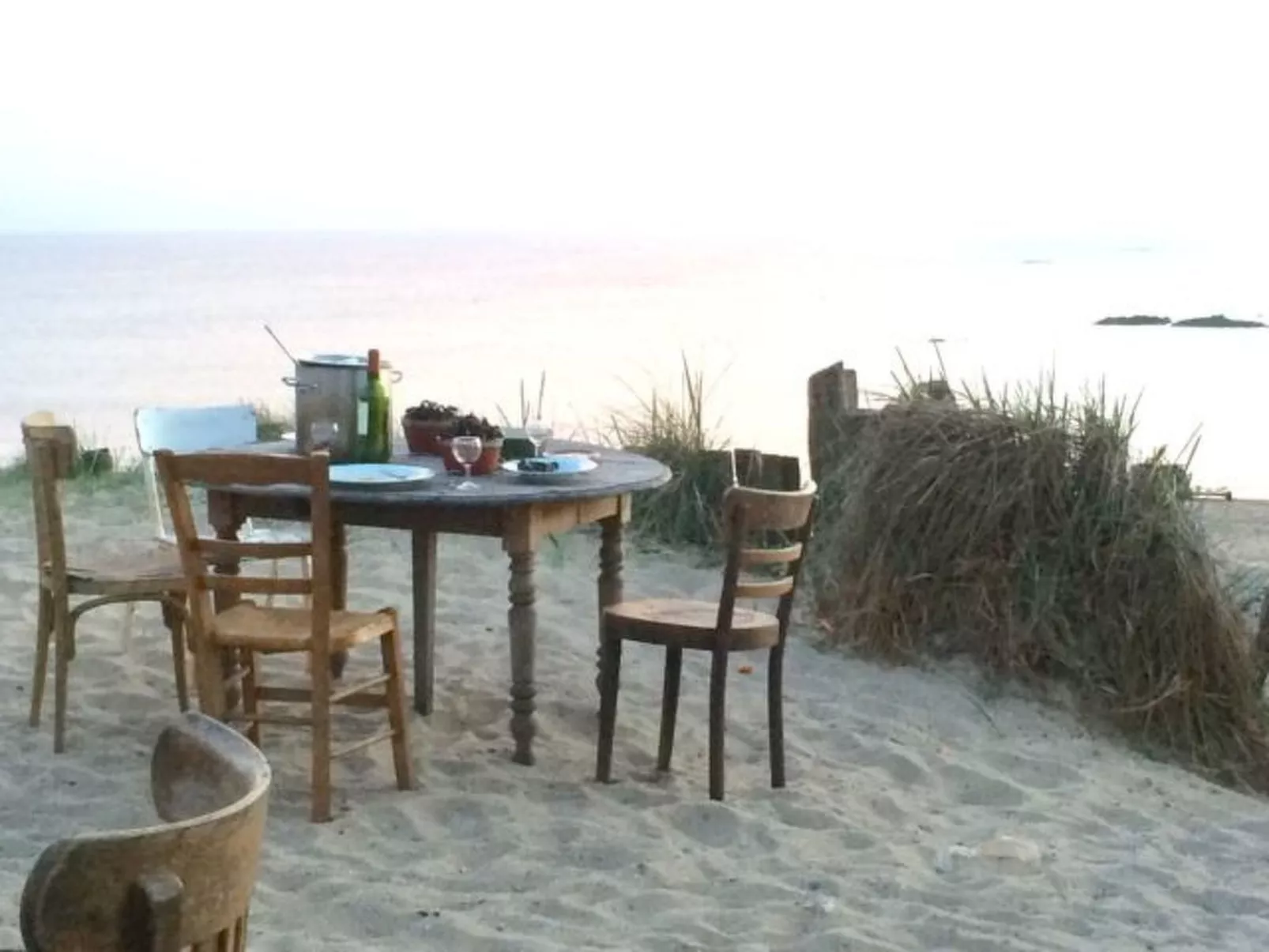 In Sourdeval Les Bois mit Garten-Outside