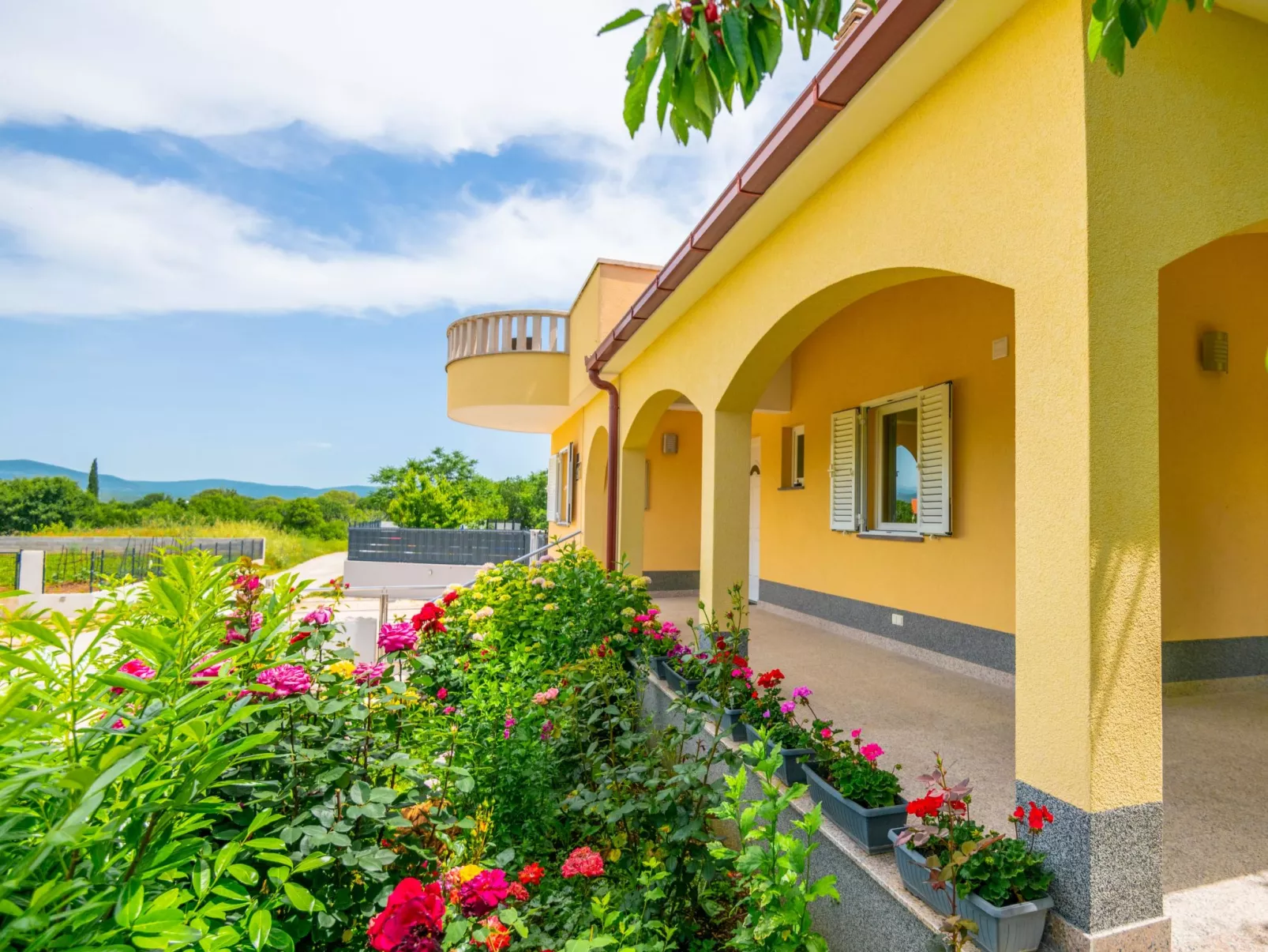 Villa "Mile" mit beheiztem Pool, Grill und Terrasse