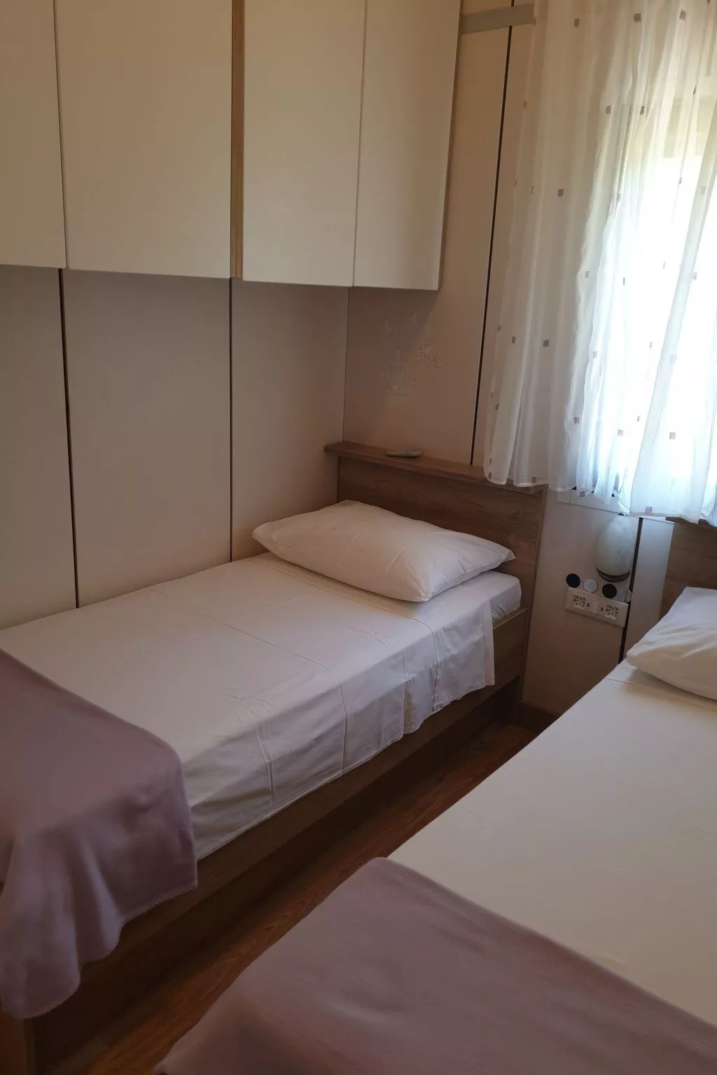 "Mirta" direkt am Strand-Drinnen