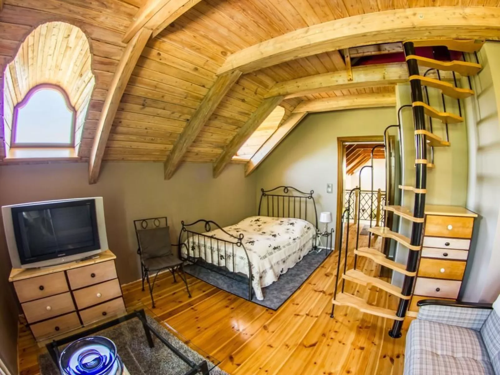 In Szopa mit Garten und Terrasse