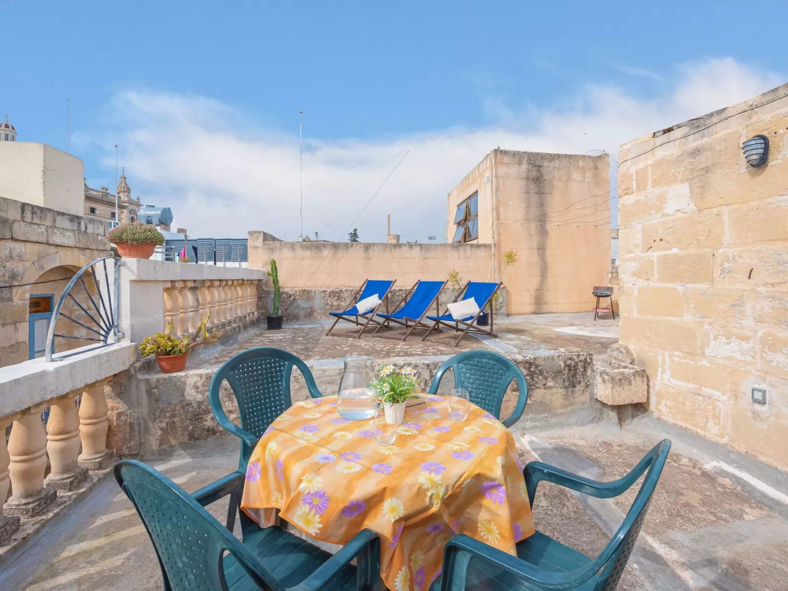 "Casa Melita" in der Nähe des mittelalterlichen Mdina-Outside