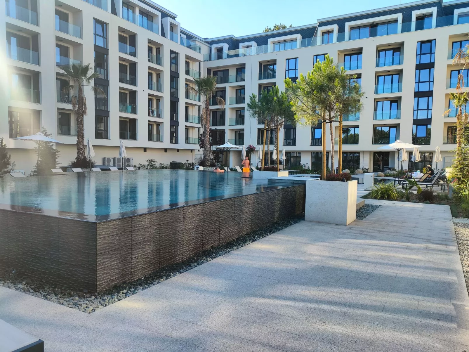 Studio "Allure Varna" mit Infinity-Pool-Draußen