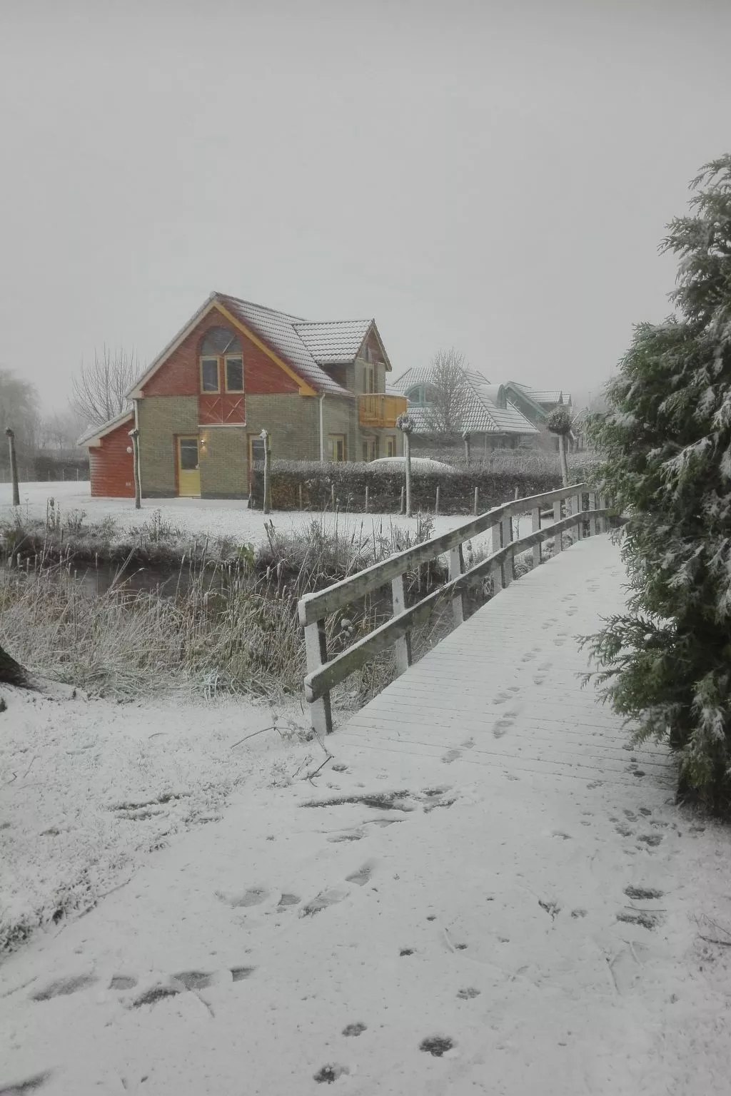 Einmalige, ruhige Ferienvilla im Grünen