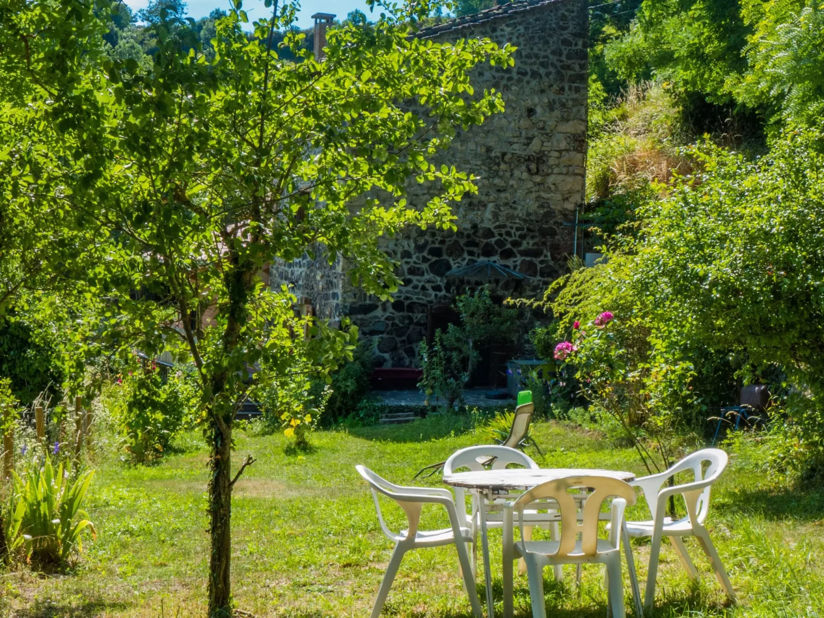 Gemütliches Steinhaus mit Garten-Draußen