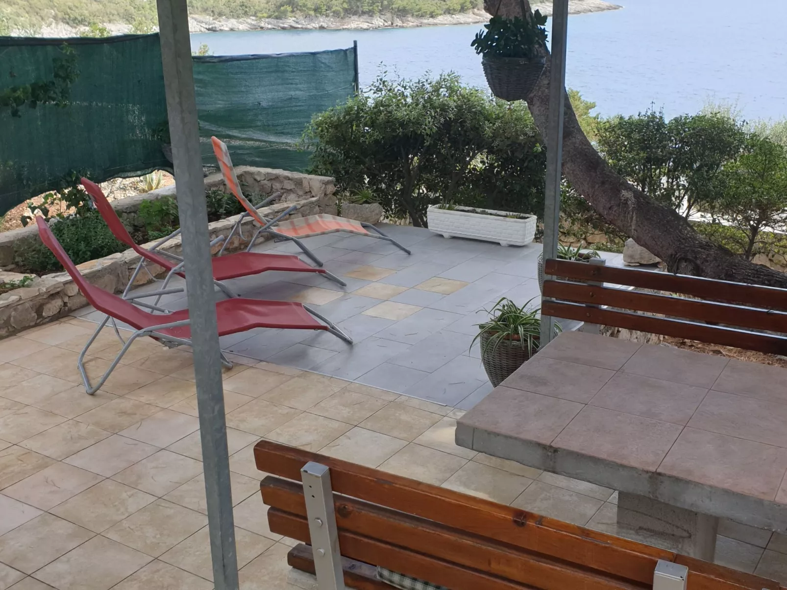 In Maslinica mit Großer Terrasse-Outside