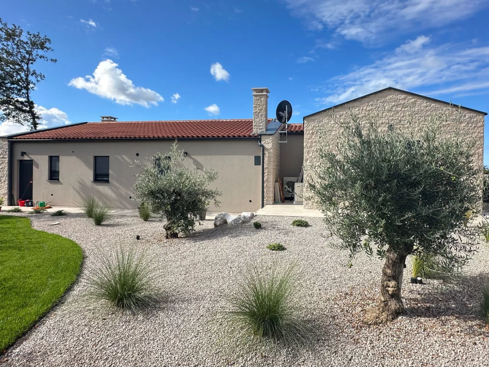 Design Villa Nux für 5 Personen mit beheiztem Pool