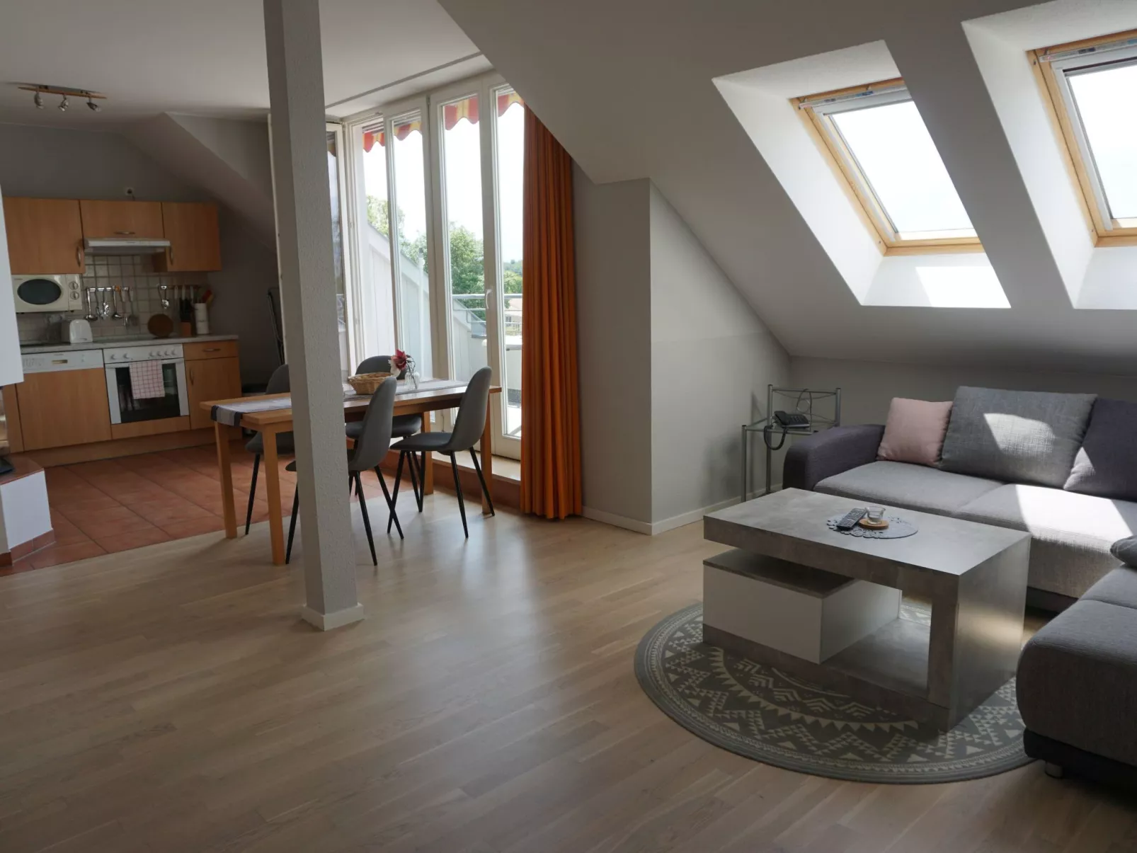 Maisonettewohnung mit kleiner Eingangsterrasse-Dedans