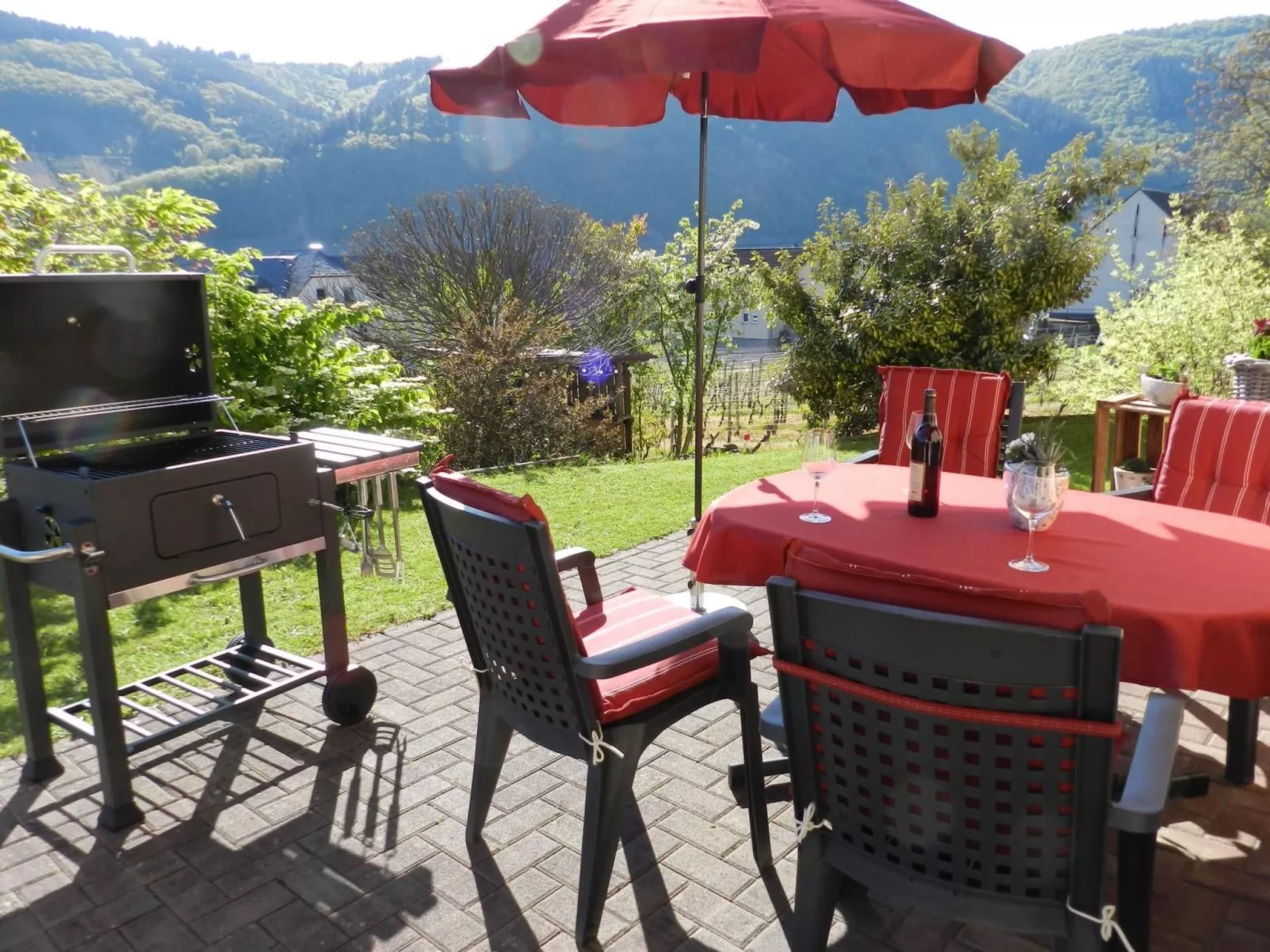 Schöne Ferienwohnung mit Terrasse und Moselblick-Image-tags.info