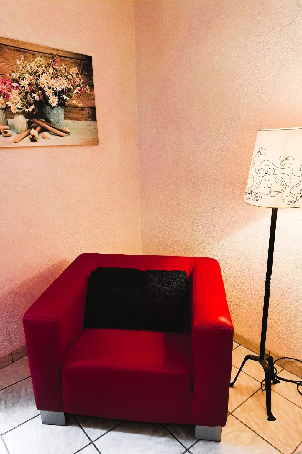 Mit Garten und Parkplatz