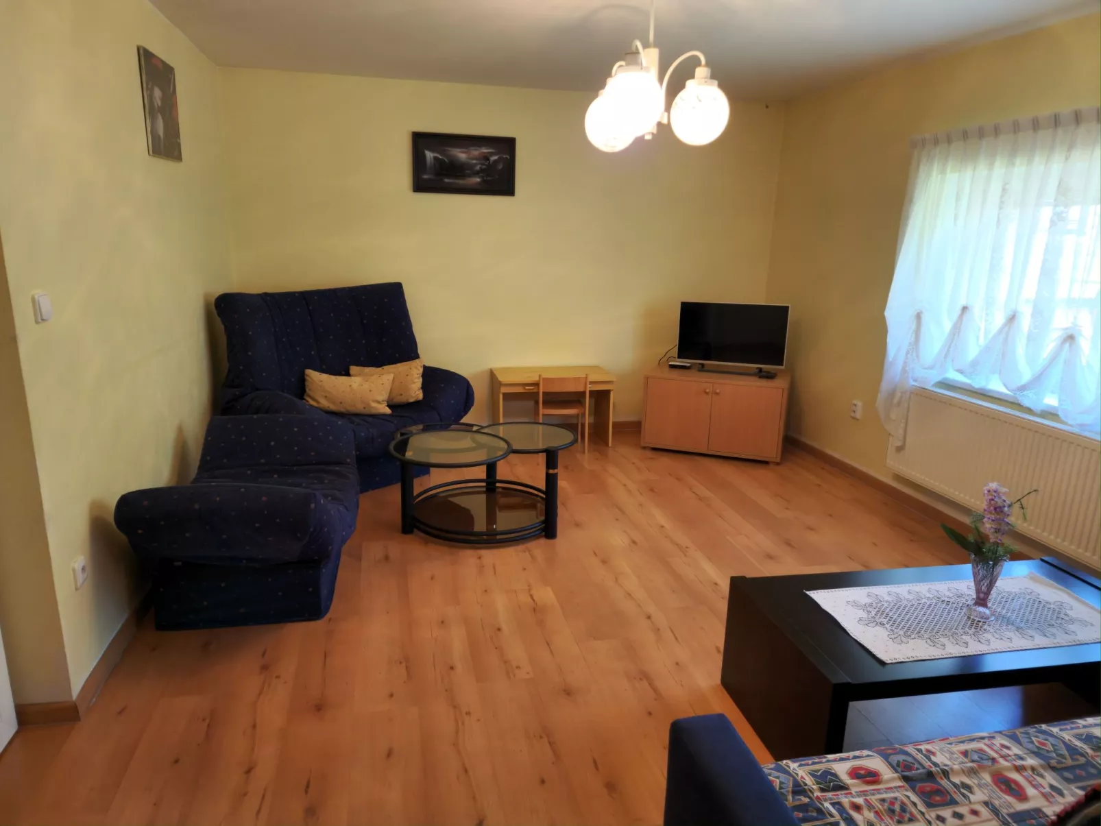 Mit Garten und Pools