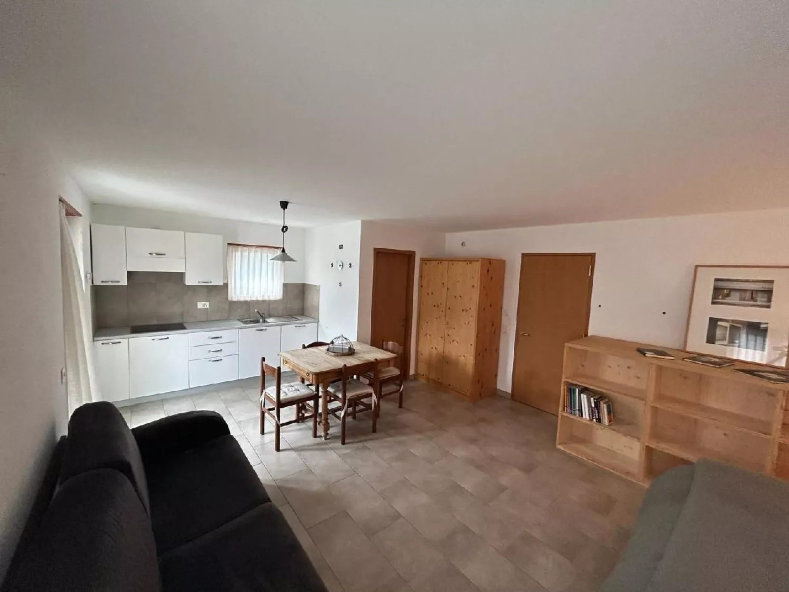 Einzimmerwohnung mit Bergblick