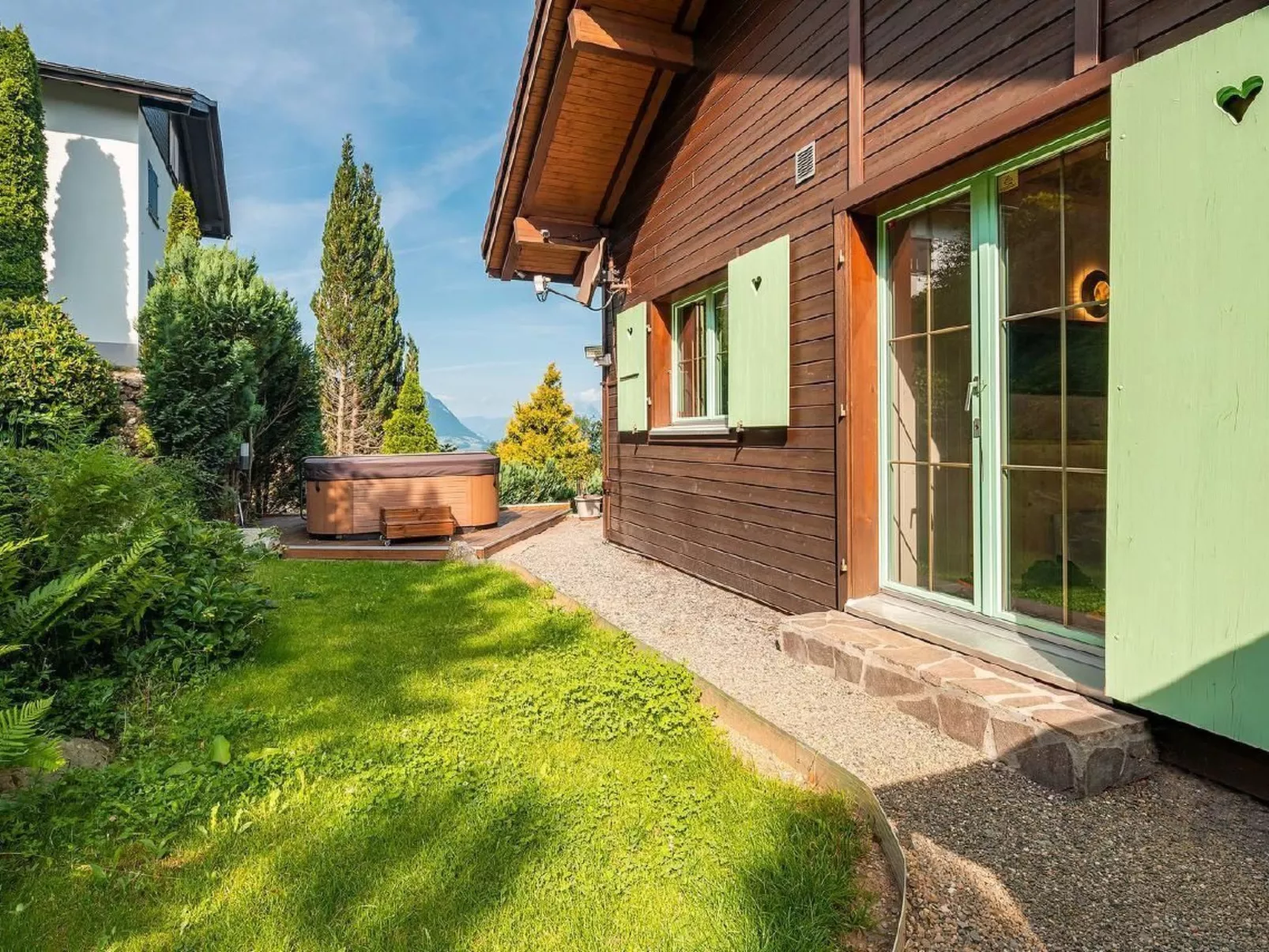 Wunderschönes Luxus-Chalet mit Seesicht-Image-tags.info