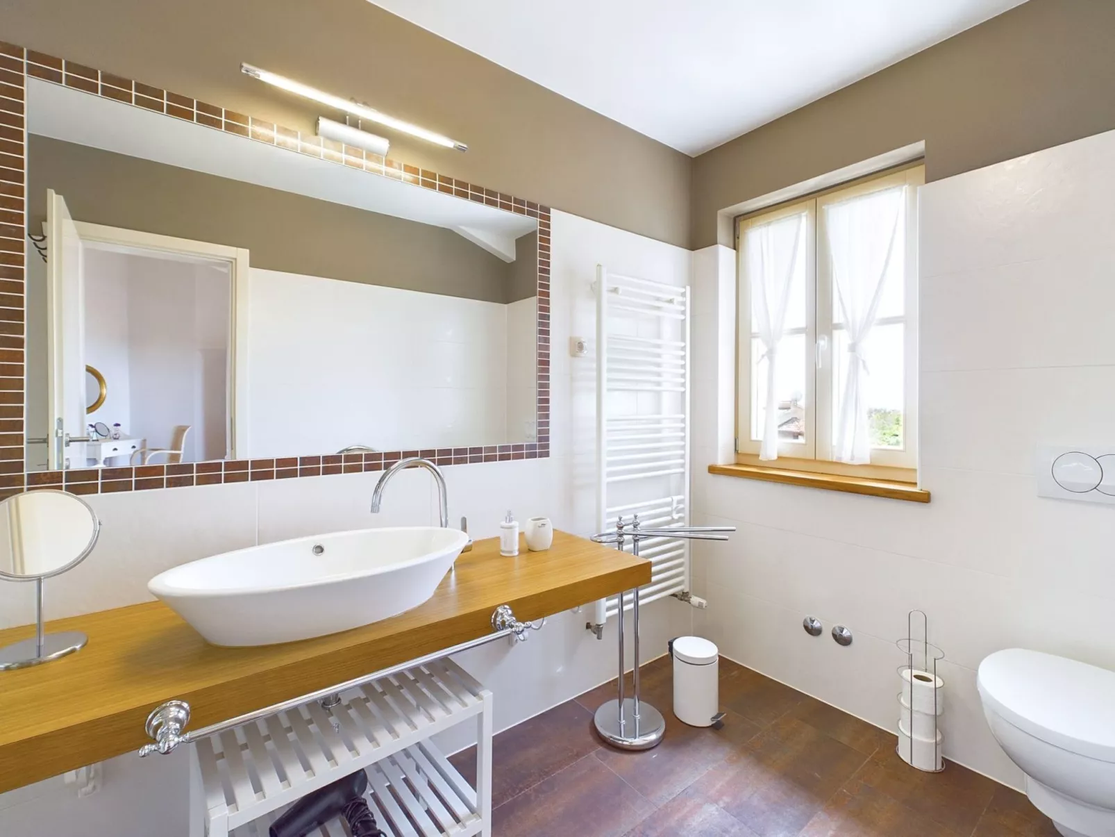 Luxuriöse Villa mit Schwimmbad und großem Garten-Dedans