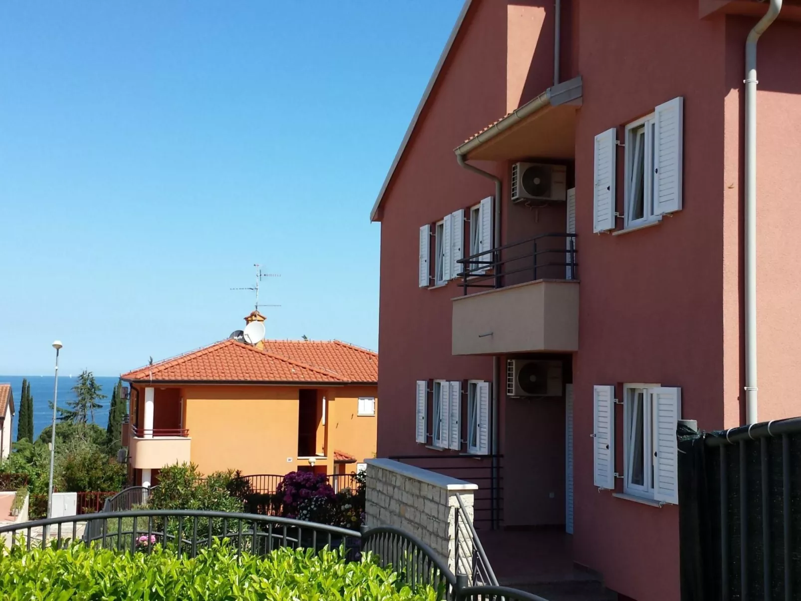 Strandnahe Ferienwohnung mit großem Garten