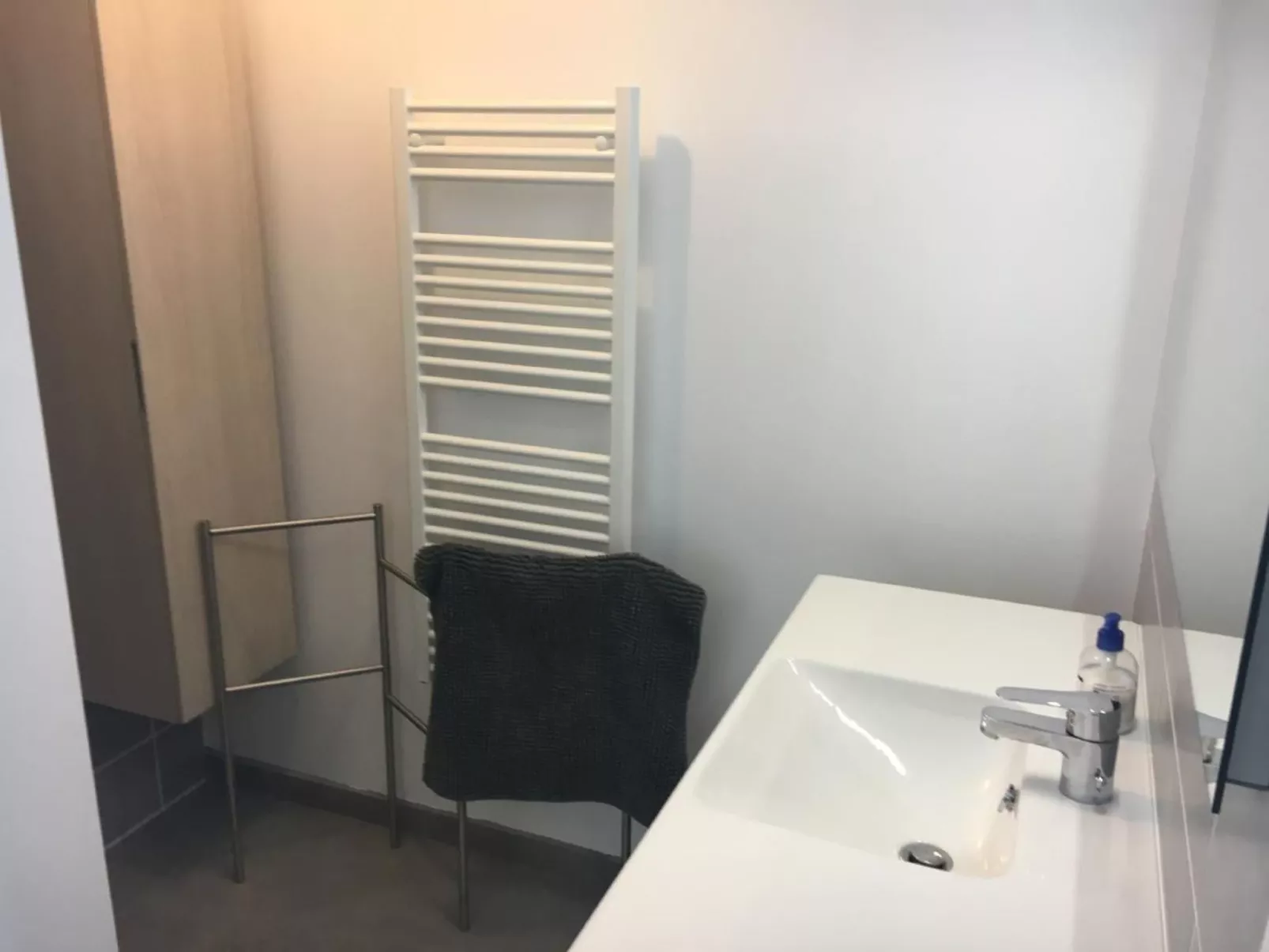 Unabhängige Unterkunft mit Meer- und Poolblick-Inside