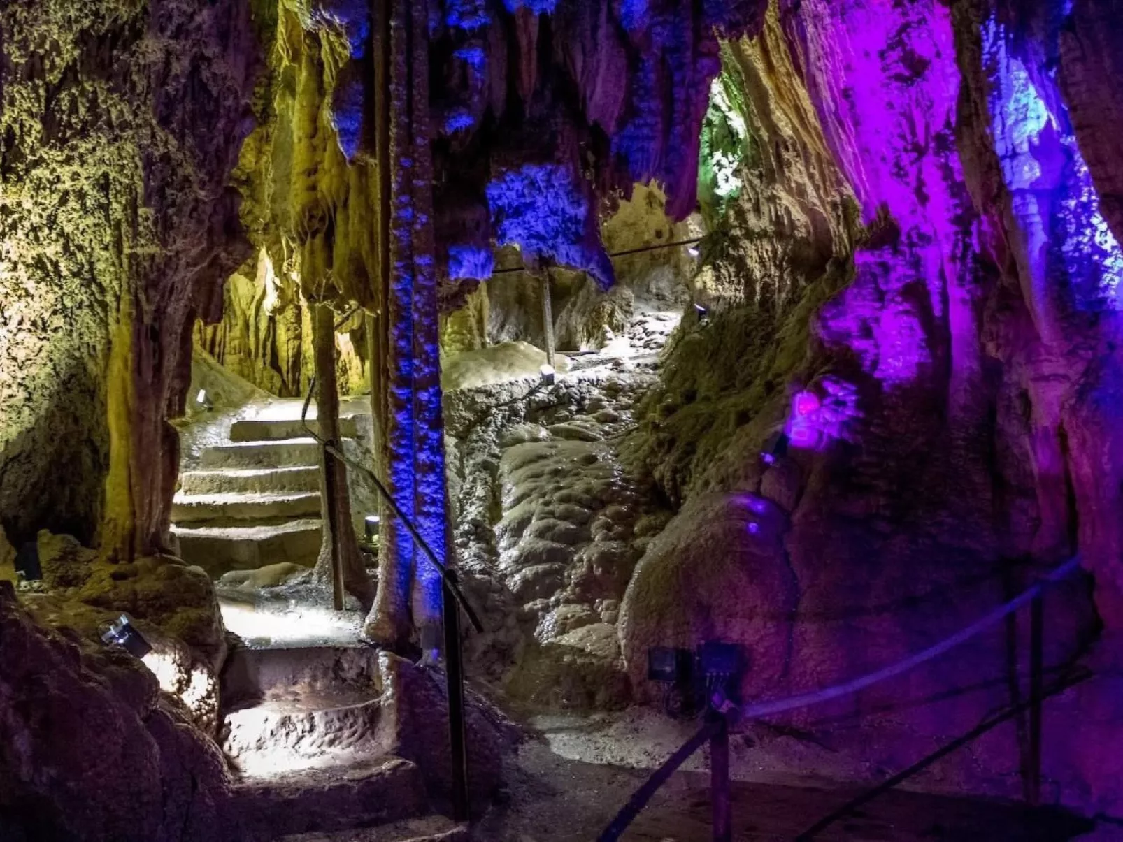 Brunni-Alpthal direkt an den Mythen-Bergen-Image-tags.info