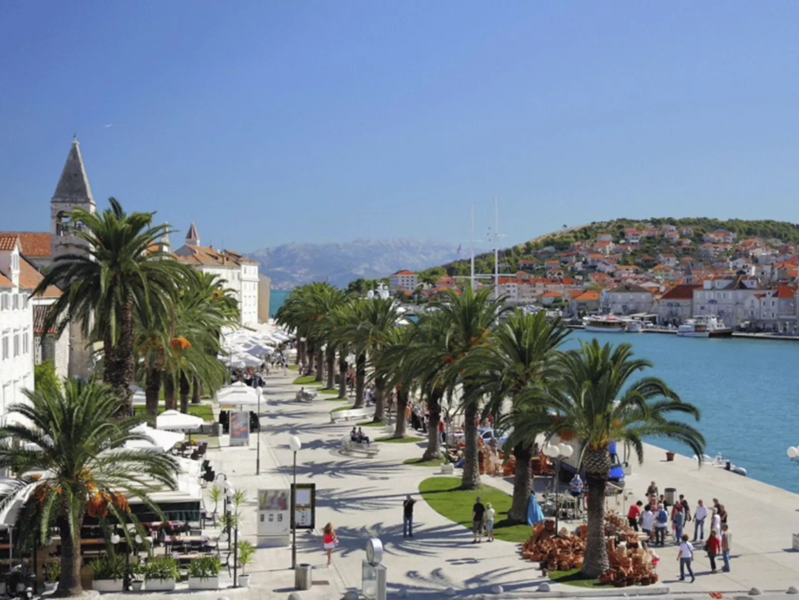 Moderne Meerblick ap.1 mit Pool und Terrasse bbq in der Nähe von Split Trogir