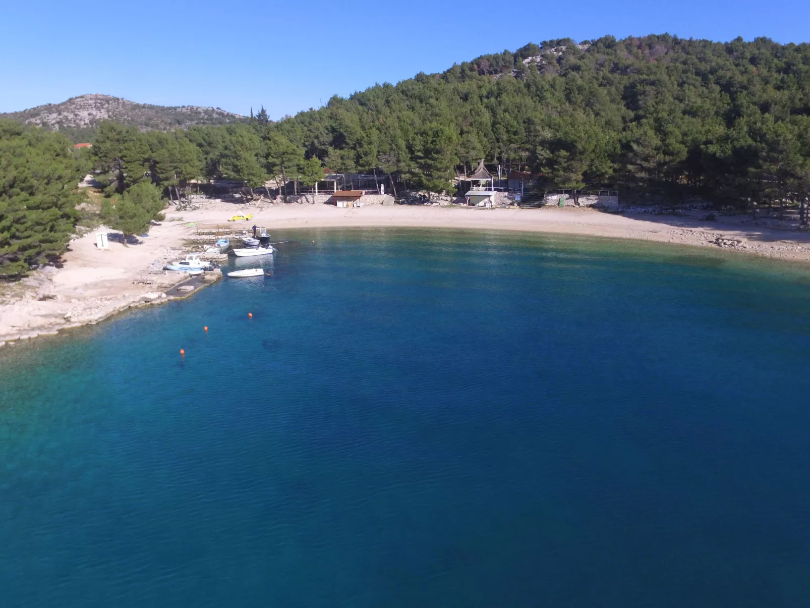 Mit Wasserblick-Area