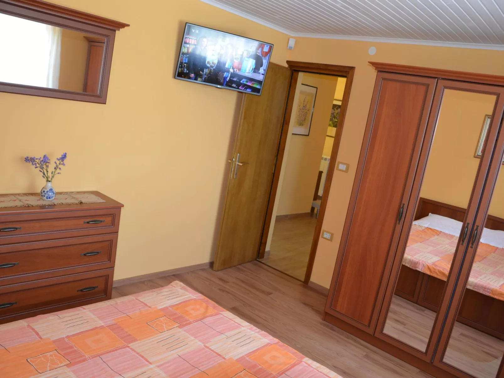 Landgut "Fragola" mit Blick auf die Berge-Drinnen