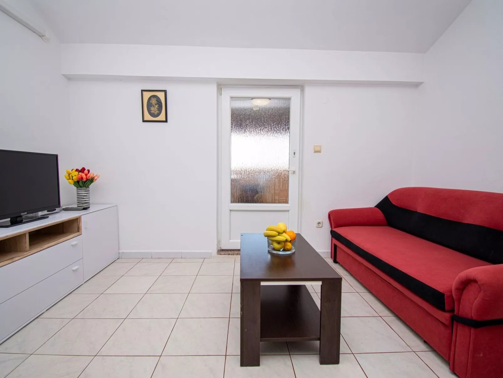 Ruhig und gemütlich 2BR Wohnung in der Nähe des Strandes-Drinnen