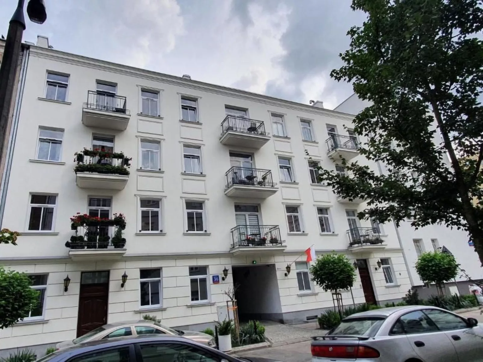 BESSERER PLATZ: Klassisches Warschau-Draußen