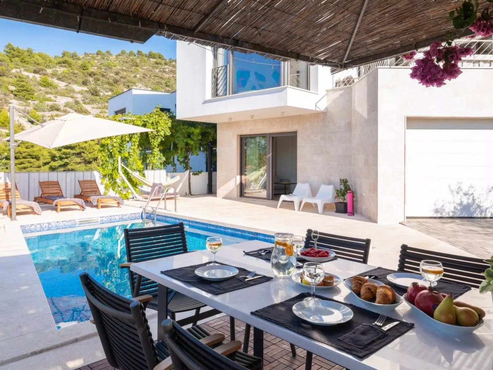 Villa mit Hydromassage und beheiztem Pool