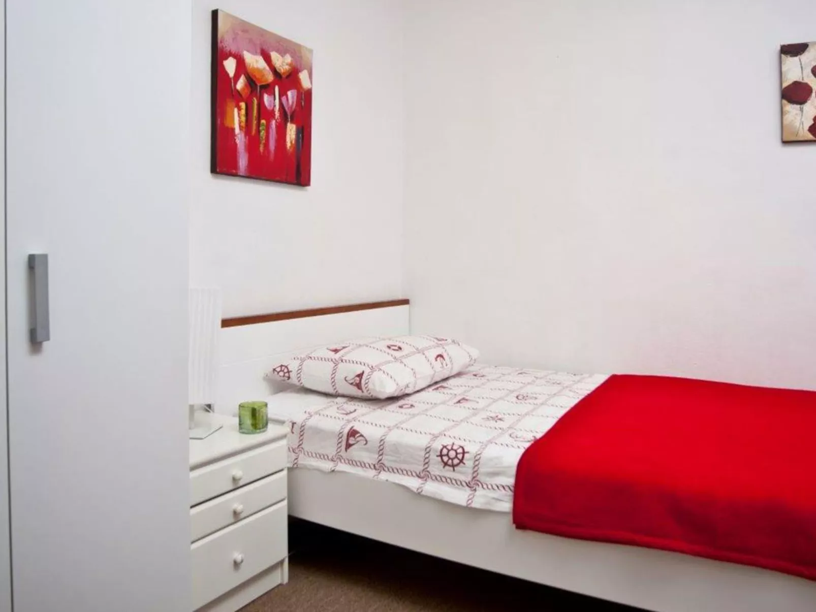 Charmante Villa Layla mit Meerblick und Pool-Drinnen