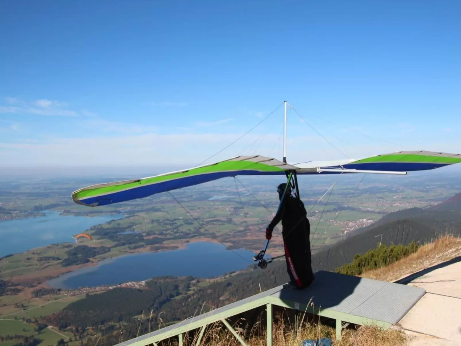 Mit Blick auf das Wasser-Outside