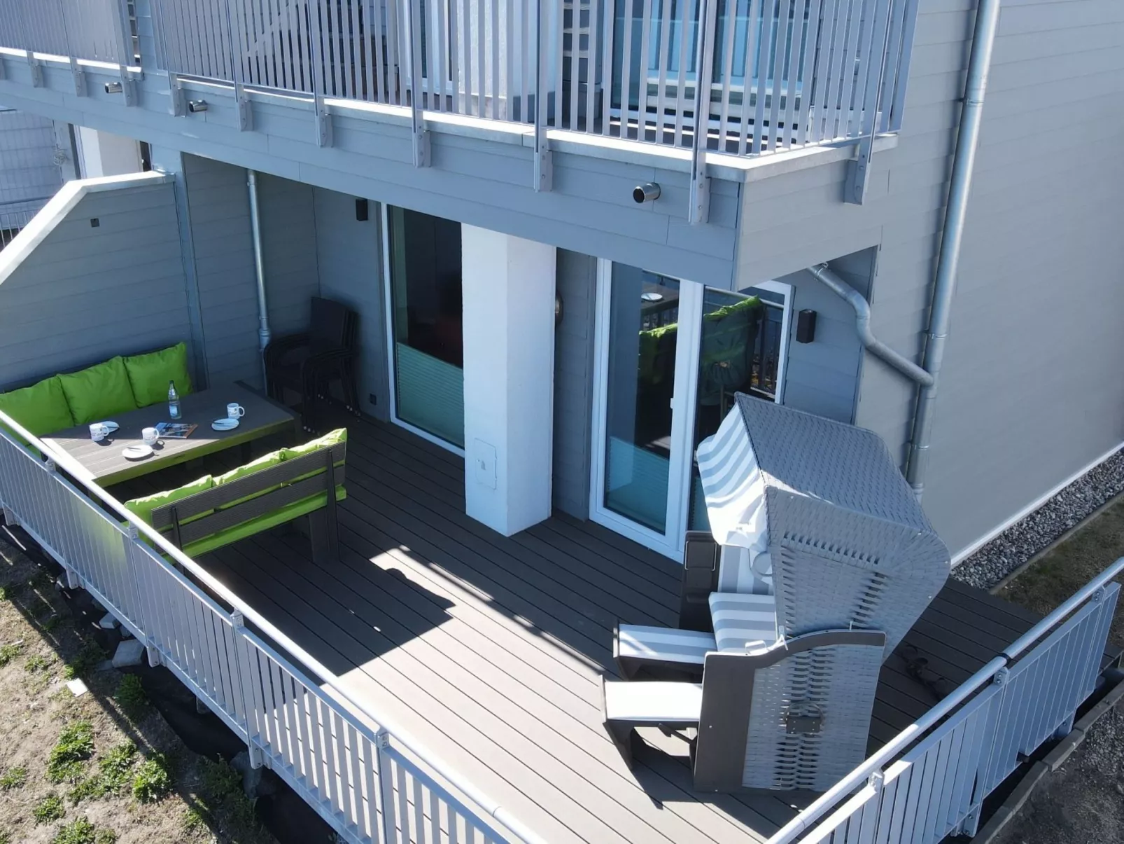 Schleivilla Kapitän James Cook2,  Löwen Dart HB8-Draußen