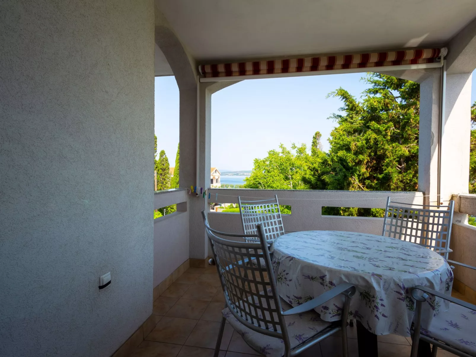 "Buka Calm II"-Inside