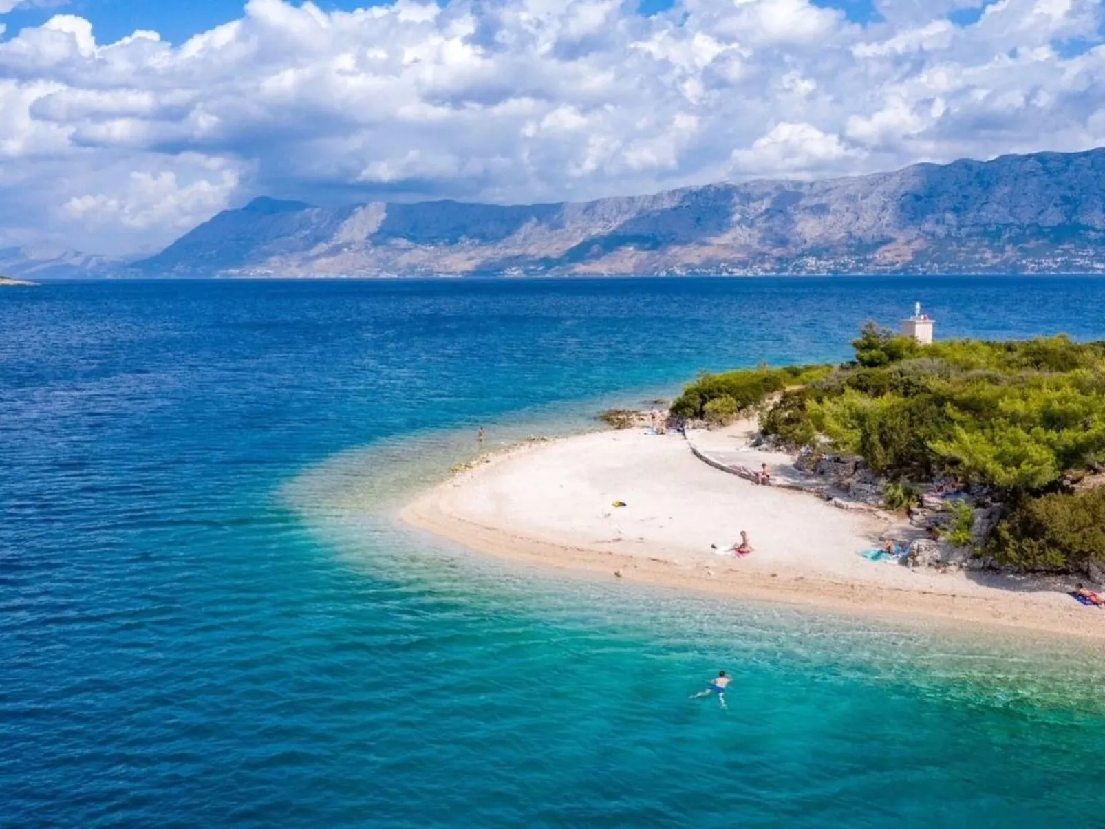 Hütte "Moj mir" mit Blick auf das Wasser-Dehors