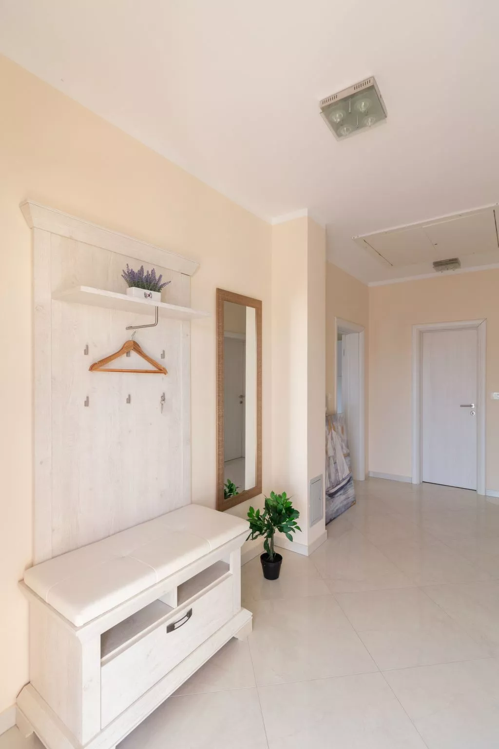 Villa mit Garten, Grill und Terrasse-Drinnen