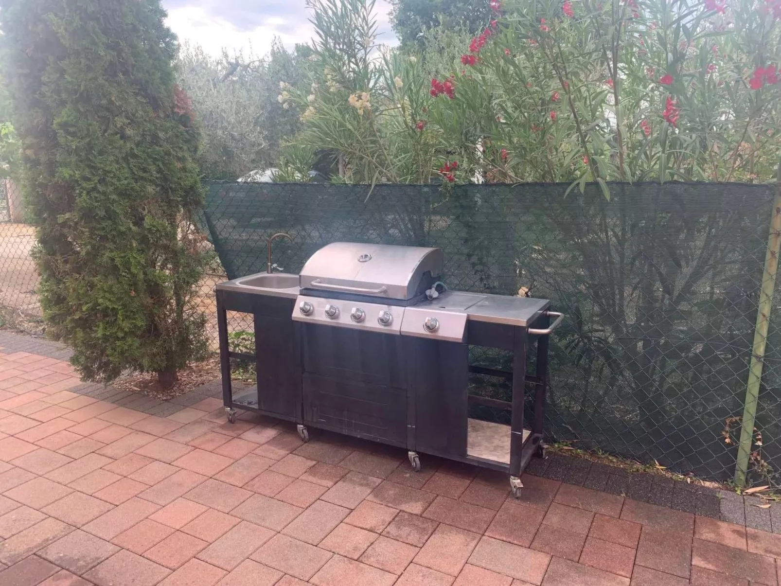 Angenehme Wohnung in Valbandon, Privatparkplatz-Outside