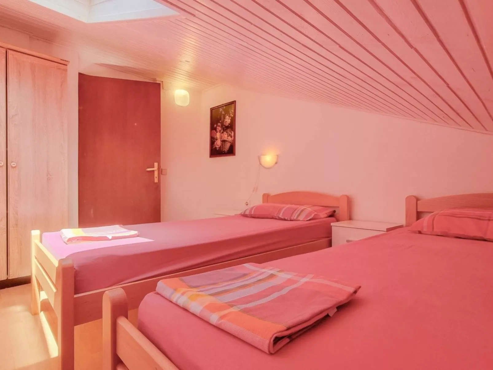 "Davor 8" direkt am Strand-Drinnen