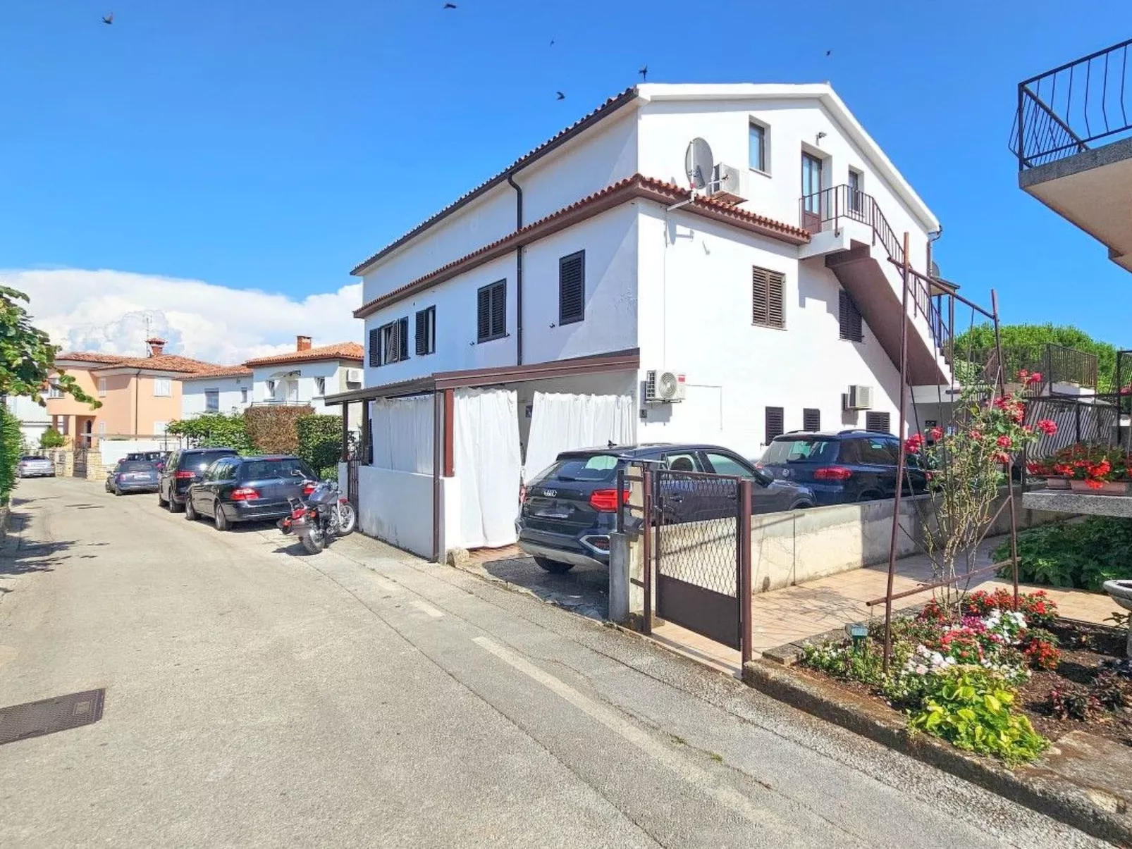 "Vadnov A2" direkt am Strand-Draußen