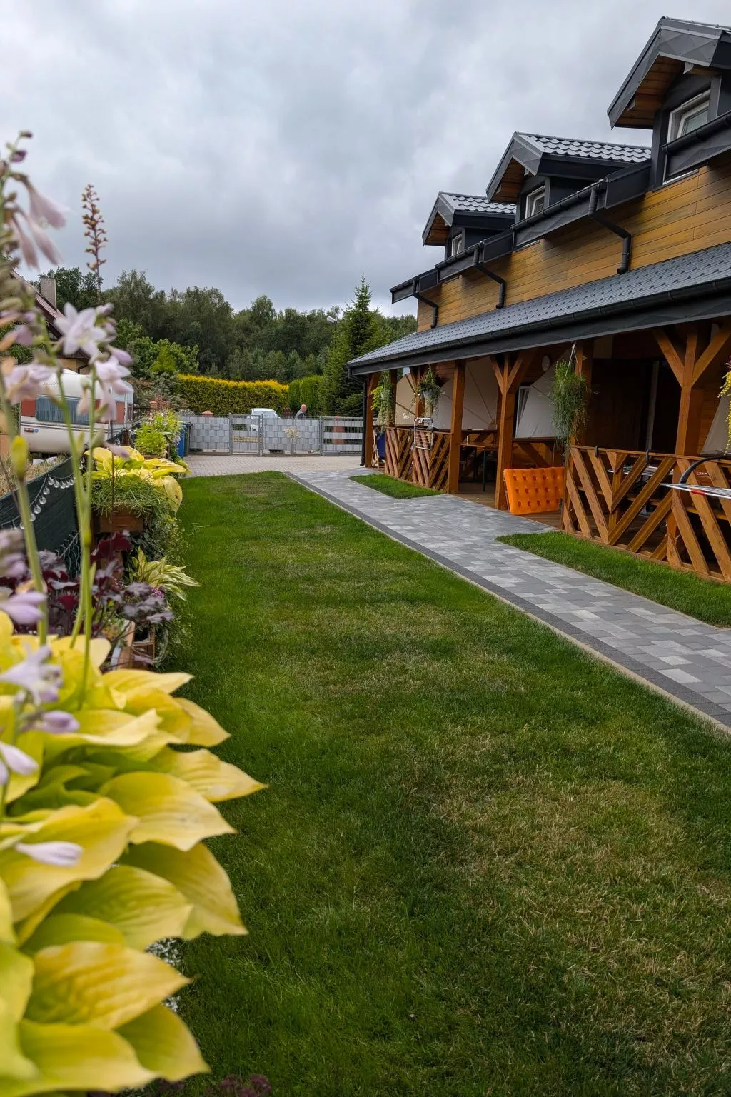 Trebor"-Häuser in einem eingezäunten Gebiet-Dehors