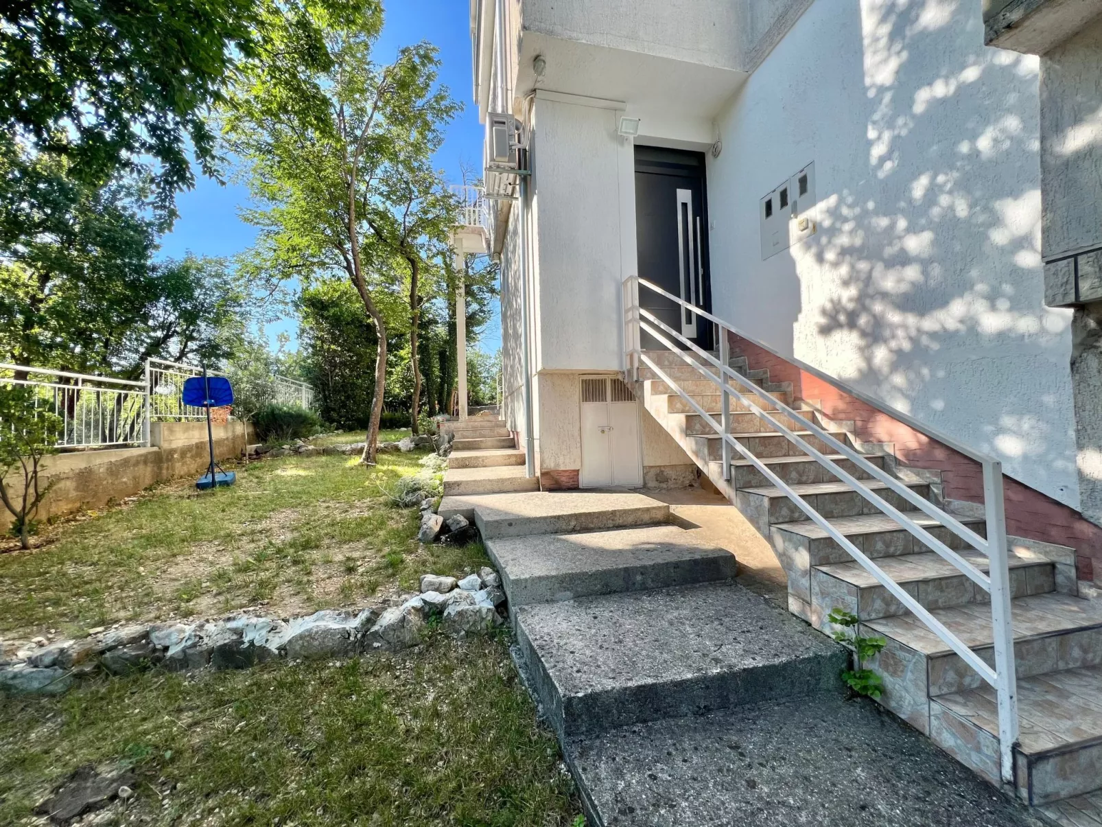 Wohnung Initium Novum-Draußen