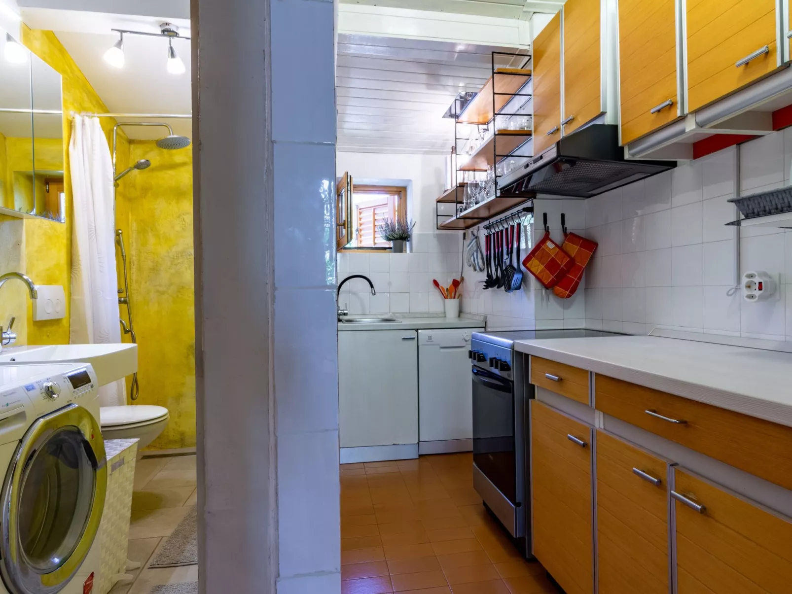 In Jadranovo mit Terrasse und Grill-Drinnen