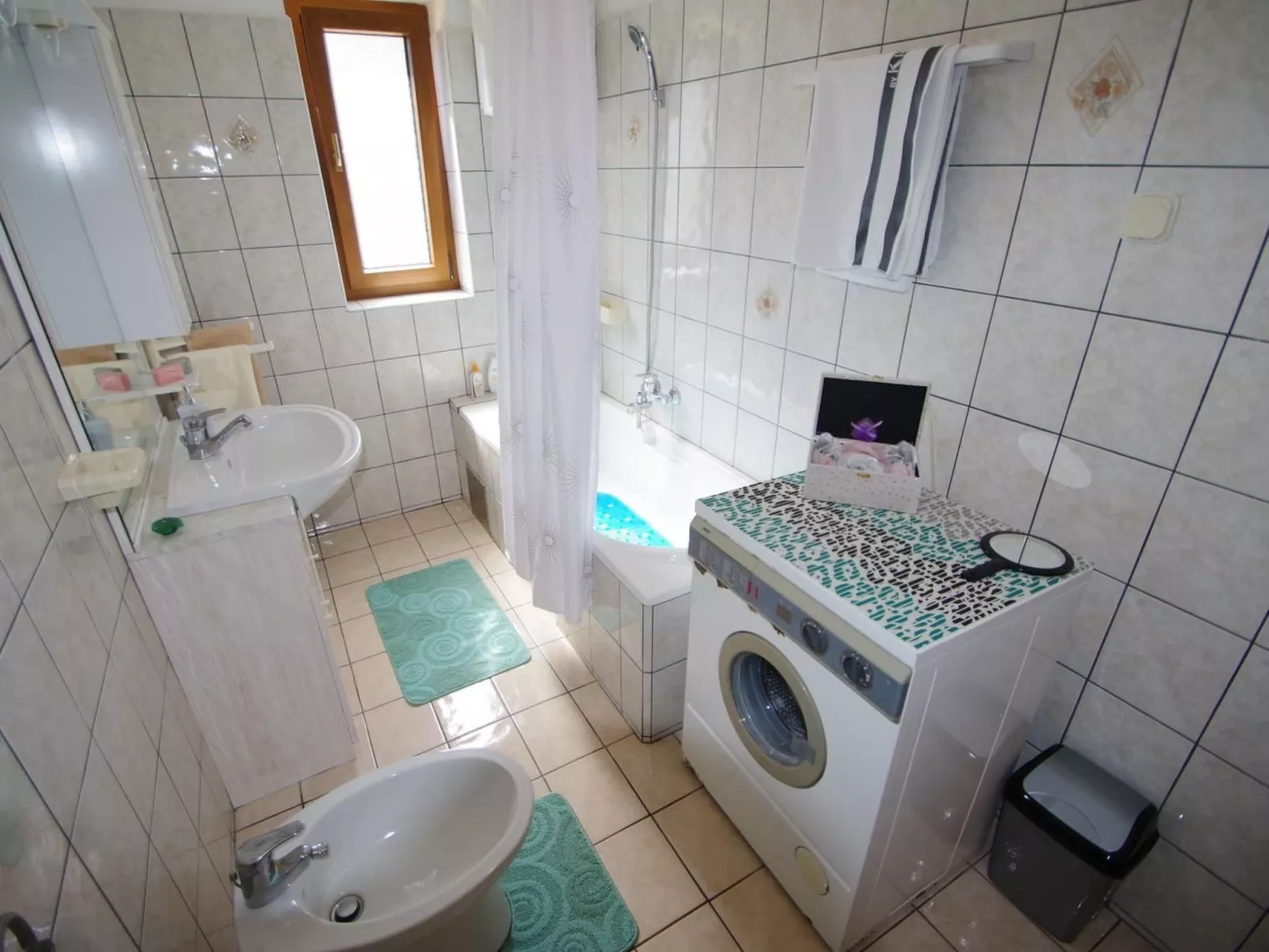 Geräumige Wohnung mit schöner Terrasse und Garten-Inside