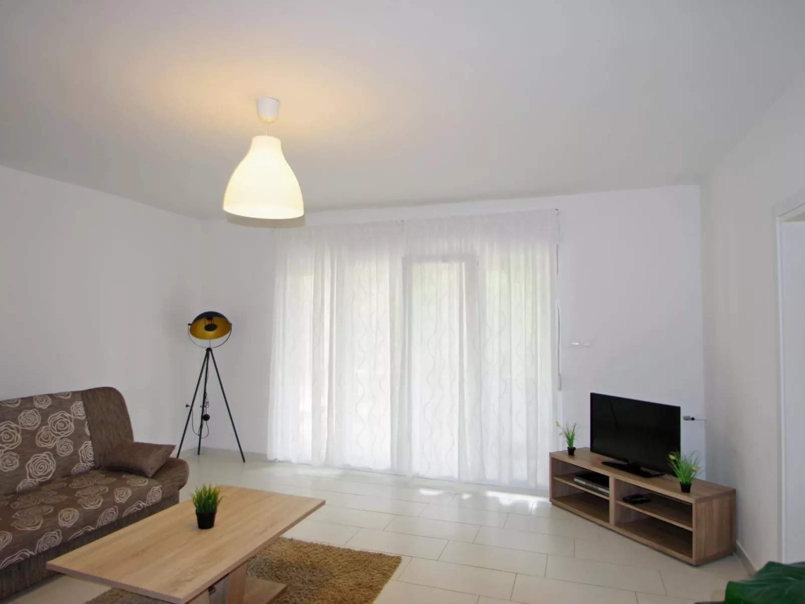 In Rakalj mit privatem Parkplatz-Drinnen