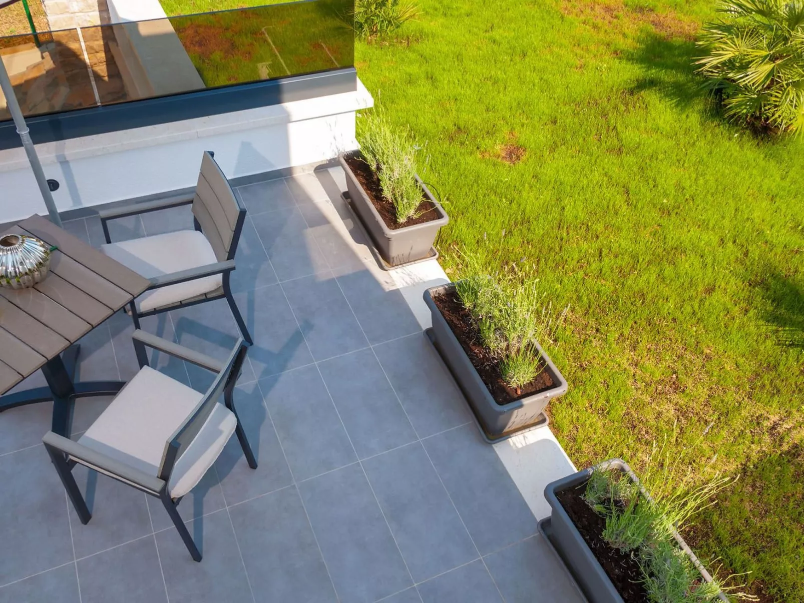 Luxuriöse Villa Rose am Strand mit Pool-Draußen