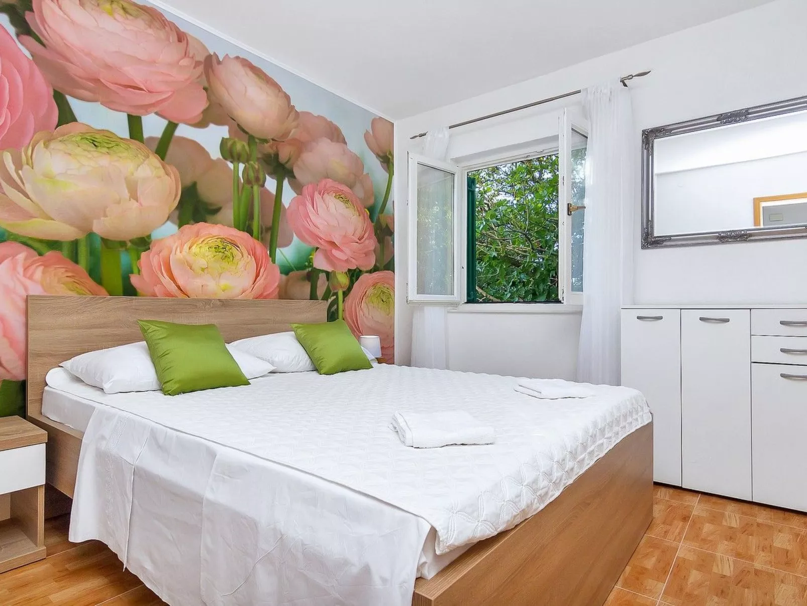 Renoviertes Ferienhaus in Tučepi mit Privatem Pool-Drinnen