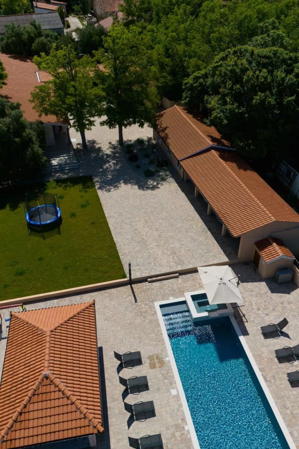 Wunderschöne Villa mit privatem Fitnessstudio und Pool - TA Leut-Draußen