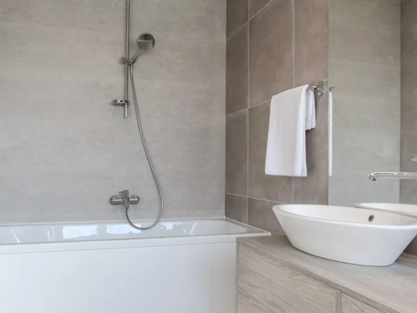 Luxusvilla Viola mit Pool, Sauna und Fitnessraum-Drinnen