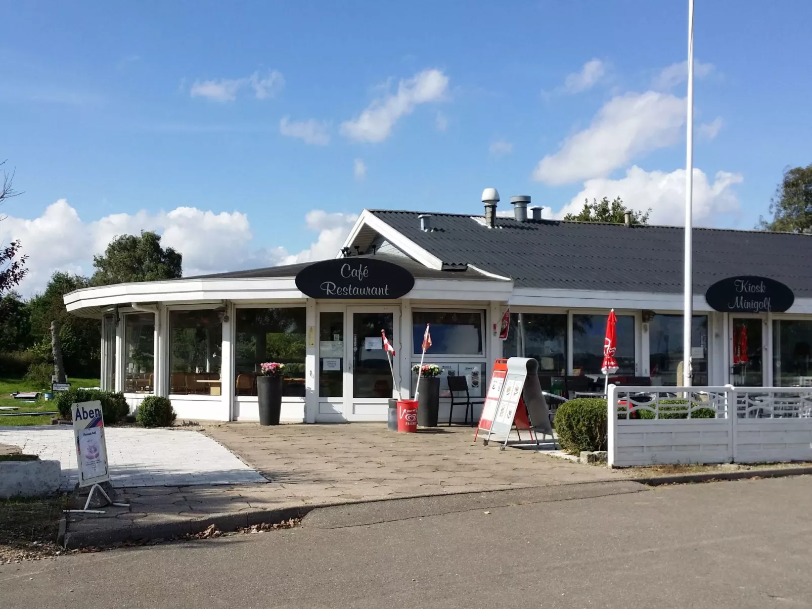 Modernes, geräumiges Haus mit großer Terrasse-Dehors
