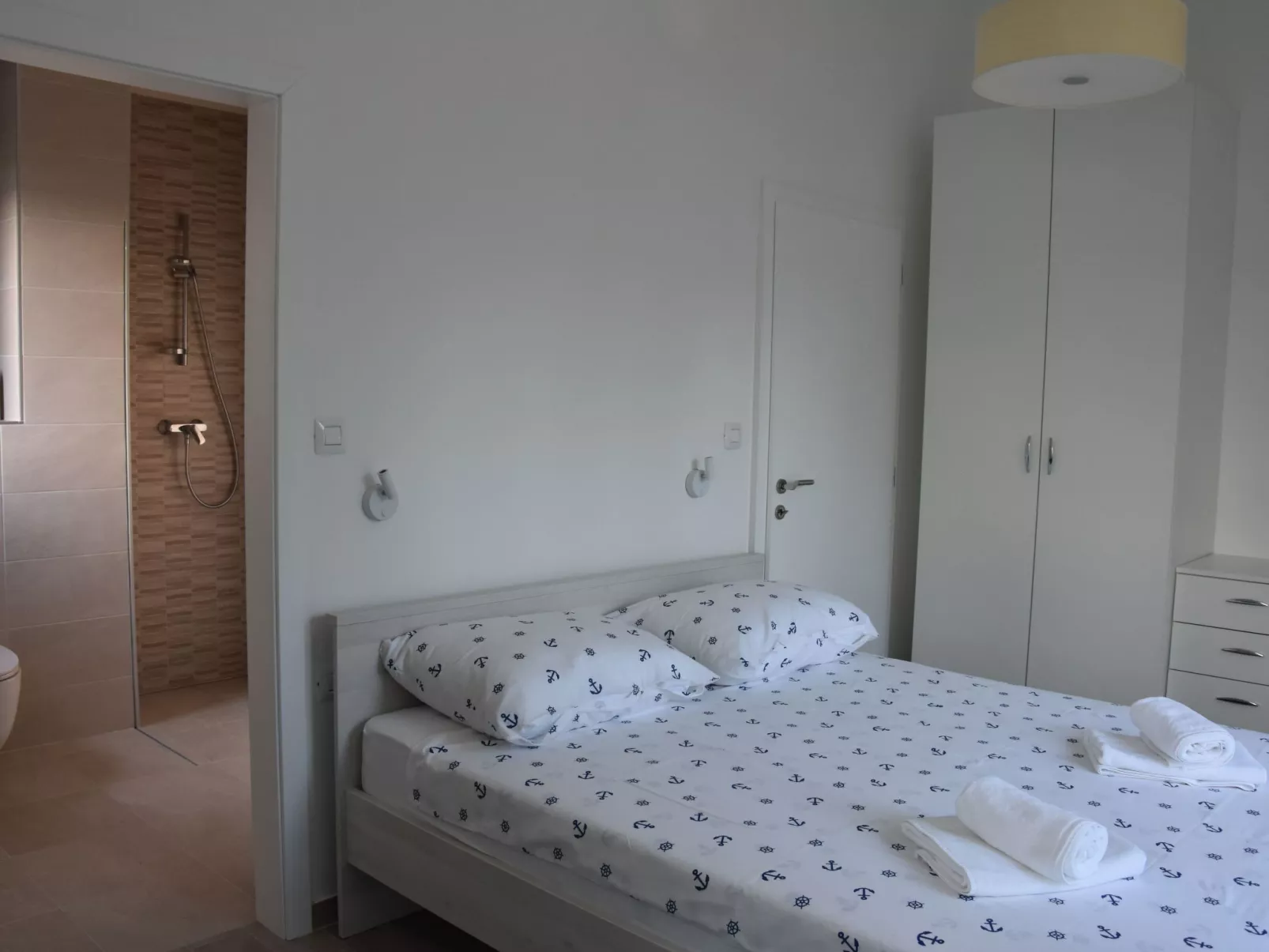 Ferienvilla mit Whirlpool-Drinnen