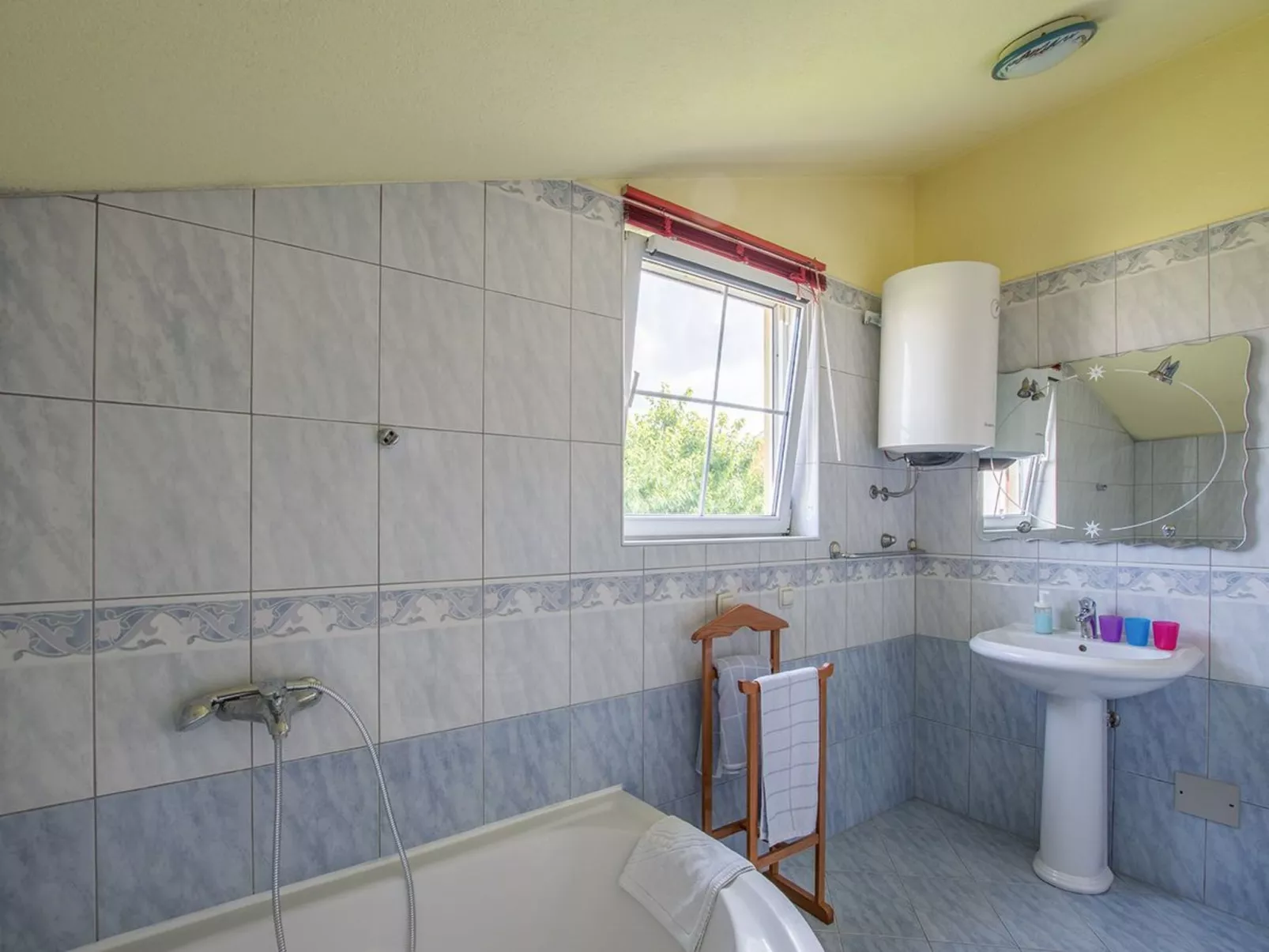 "Casa Tarra" mit eigenem Pool-Drinnen